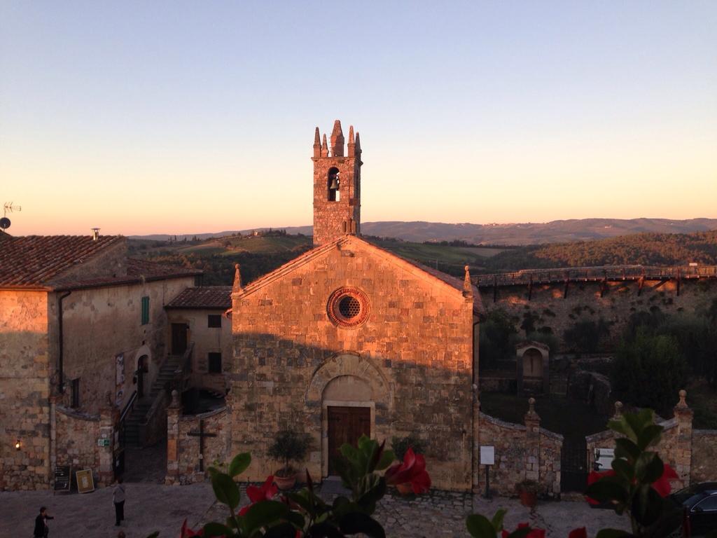 B&B In Piazza Monteriggioni Luaran gambar