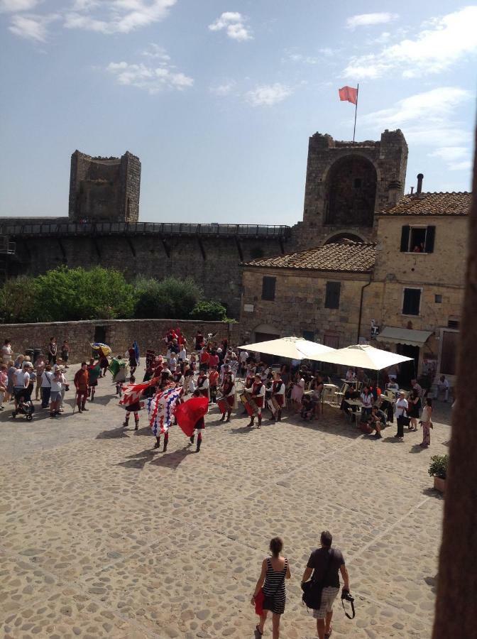 B&B In Piazza Monteriggioni Luaran gambar